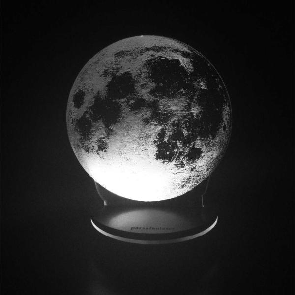 چراغ خواب پارسافن لیزر طرح کره ماه 16 رنگ ریموت دار
