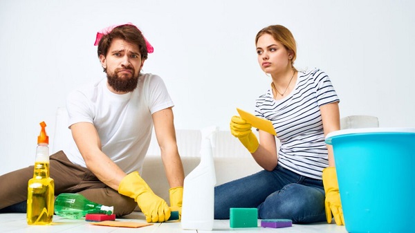 اشتباهات رایج در نظافت منزل که باعث آسیب به سطوح می شوند